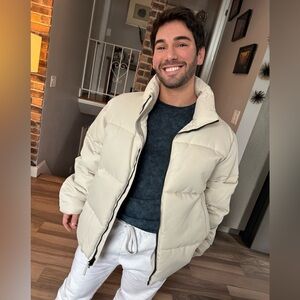 Abercrombie & Fitch | White Ultra Puffer | Size Large